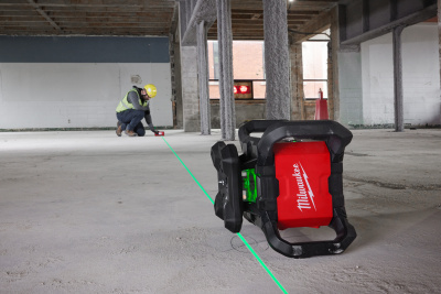 Аккумуляторный ротационный лазерный нивелир Milwaukee M18 RLOHVG300-501C 4933493194
