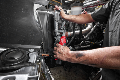 Аккумуляторная трещотка Milwaukee M12 FUEL FHIR38-0 4933478172
