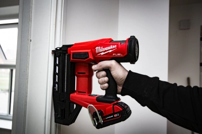 Аккумуляторный гвоздезабиватель с прямым магазином Milwaukee M18 FUEL FN16GS-0X 4933493353