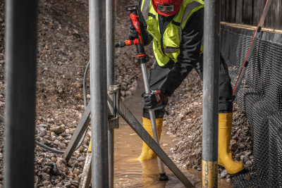 Аккумуляторный насос для перекачки воды Milwaukee M12 BSWP-601 4933479640
