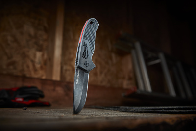 Нож HARDLINE™ складной 64мм (D2 сталь) Milwaukee FOLDING KNIFE SMOOTH 4932492452